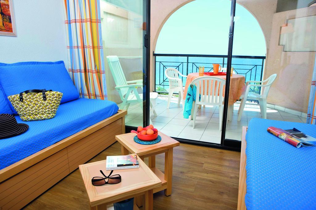 Two-Bedroom Apartment with Sea View (7 Adults)
